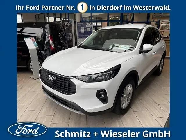 Gebraucht Ford Kuga Titanium 179 PS (131 kW) 2024 Frostweiß SUV