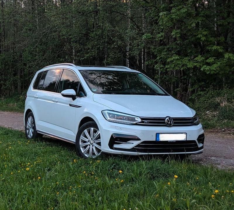 Weiß Gebraucht 2016 VW Touran Highline Van / Kleinbus | 18.500 € (Guter Preis) - Bild 1/1