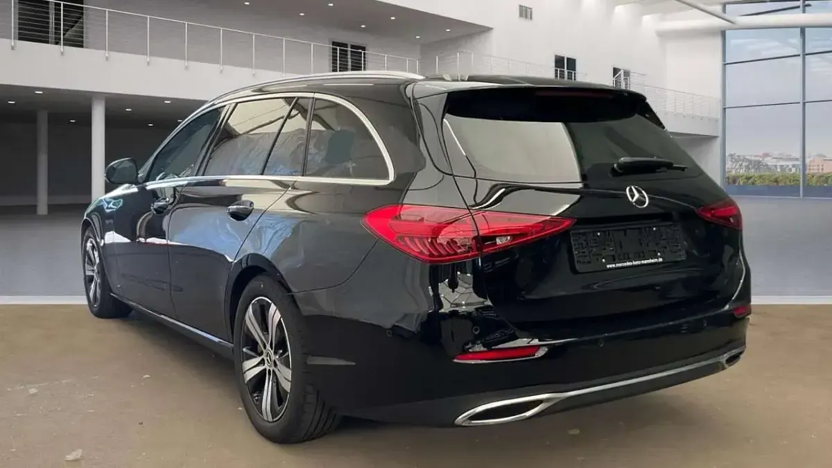 Gebraucht Mercedes C220 220 PS (161 kW) 2023 Schwarz Kombi