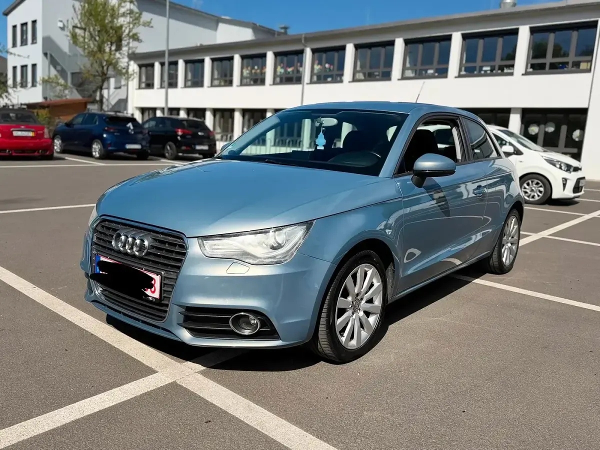 Gebraucht Audi A1 86 PS (63 kW) 2011 Blau Kleinwagen