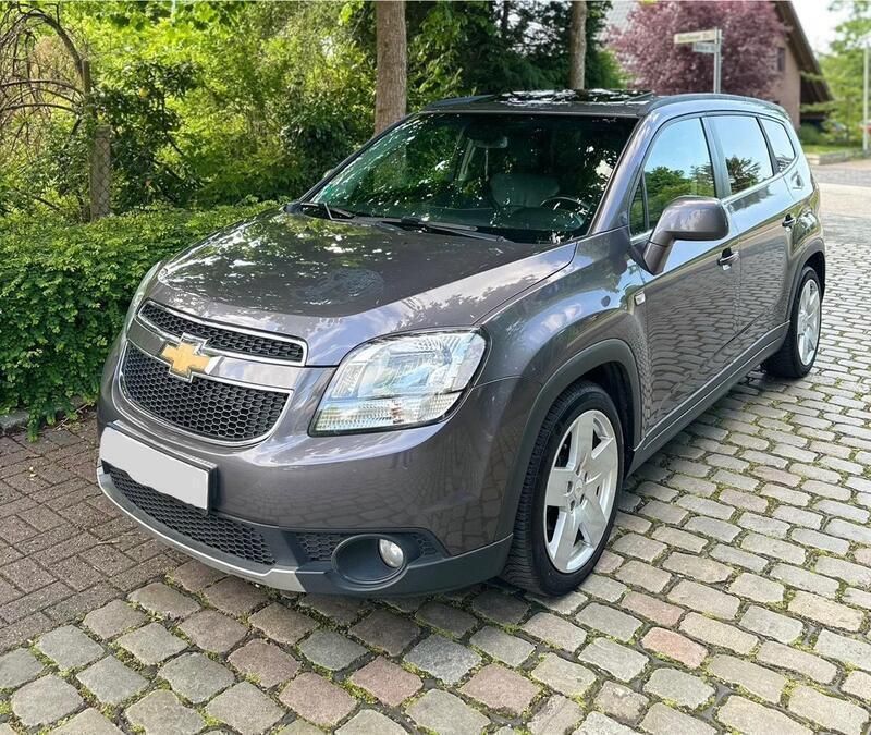 Grau Gebraucht 2013 Chevrolet Orlando Limousine | 4.690 € (Fairer Preis) - Bild 1/4