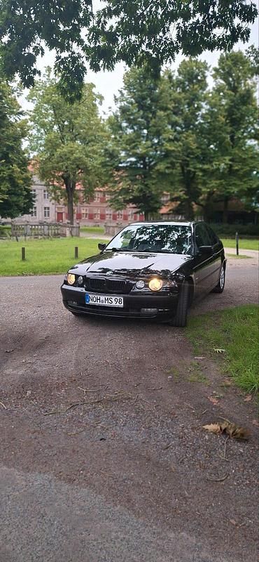 Schwarz Gebraucht 2002 BMW 320 Coupé | 3.500 € (Guter Preis) - Bild 1/4