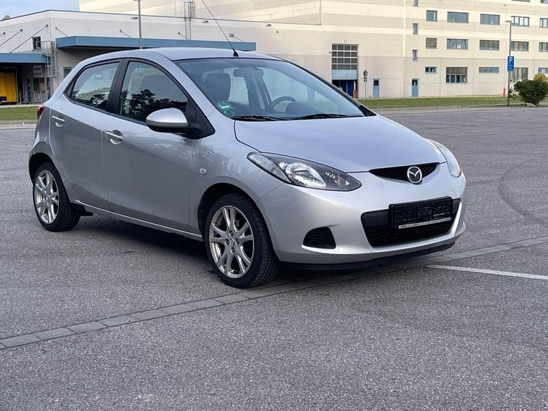 Second-hand Mazda 2 Independence 75 CP (55 kW) 2009 Argintiu Hatchback