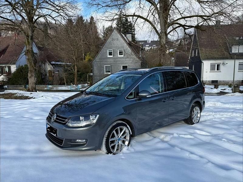 Gebraucht VW Sharan 184 PS (135 kW) 2018 Grau Van / Kleinbus