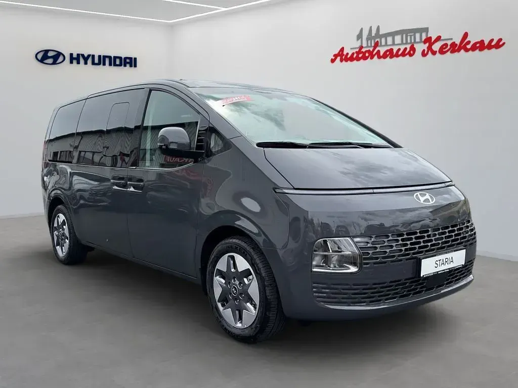 Neu Hyundai Staria Trend 224 PS (164 kW) 2025 Ecotronic grey Van / Kleinbus