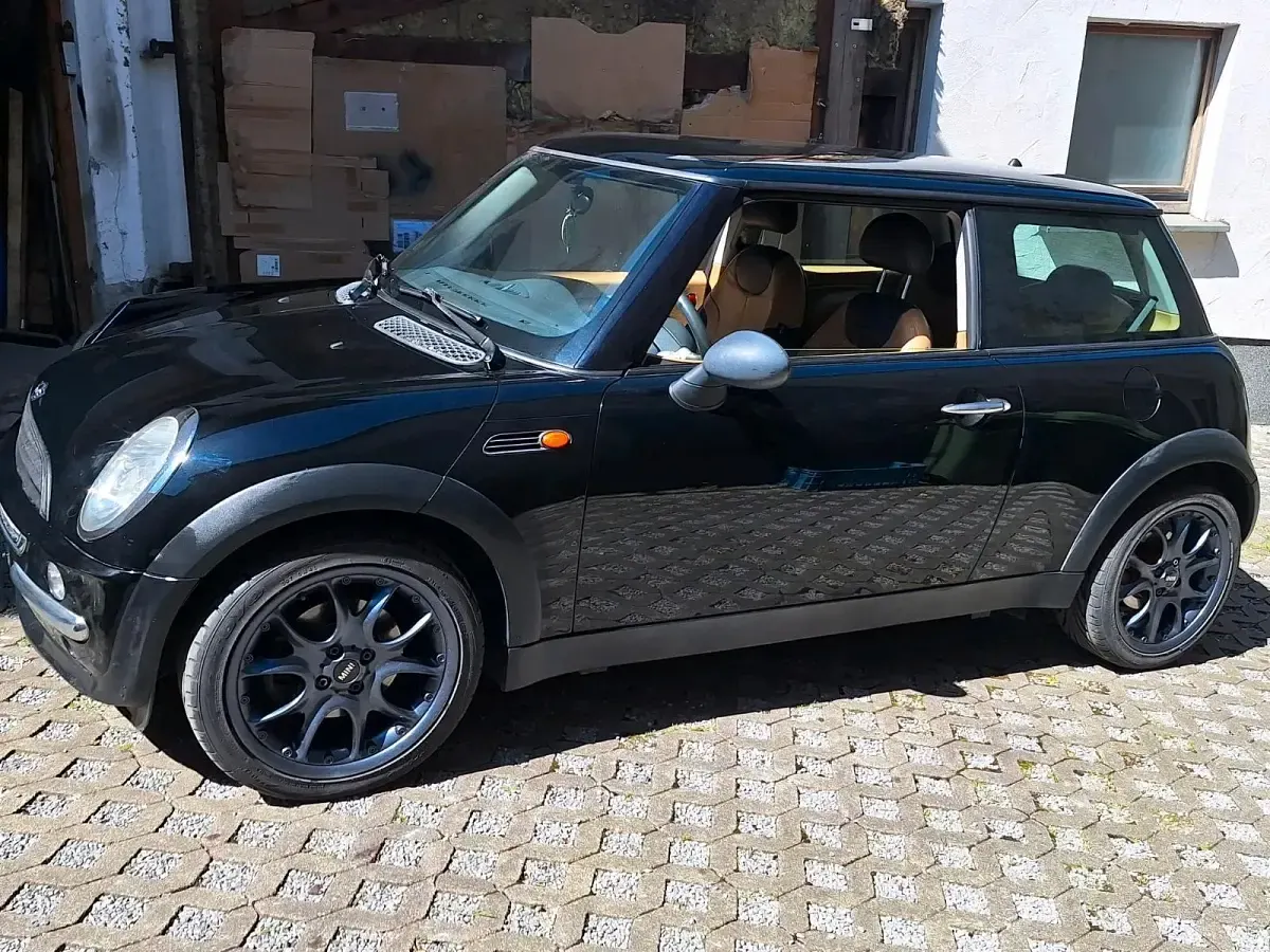 Usado Mini ONE 90 HP (66 kW) 2001 Preto Citadino