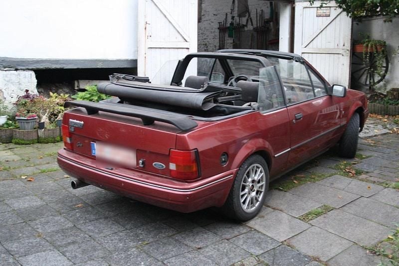Gebraucht Ford Escort Cabriolet 90 PS (66 kW) 1986 Rot Cabrio