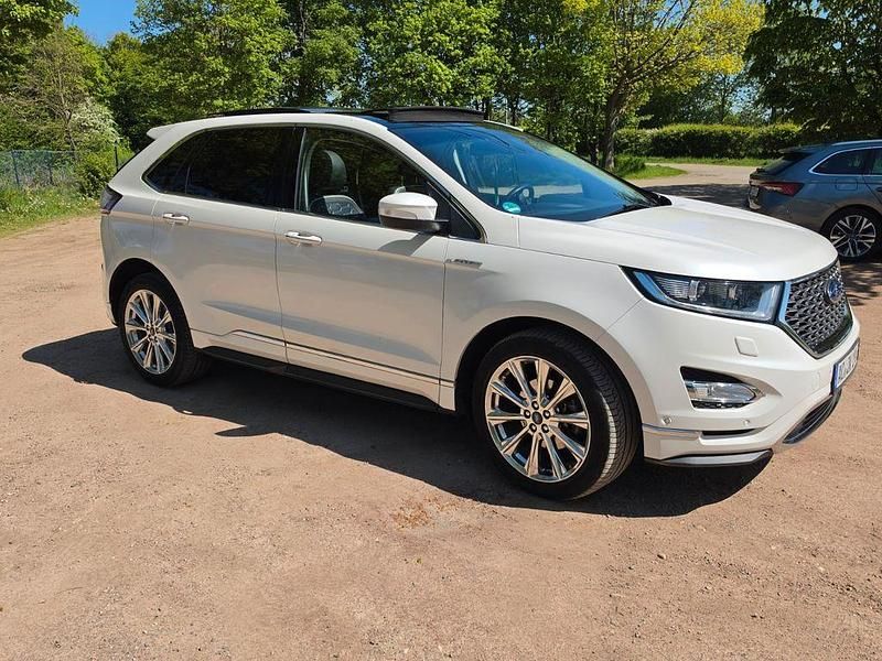 Second-hand Ford Edge Vignale 209 CP (153 kW) 2017 Alb SUV