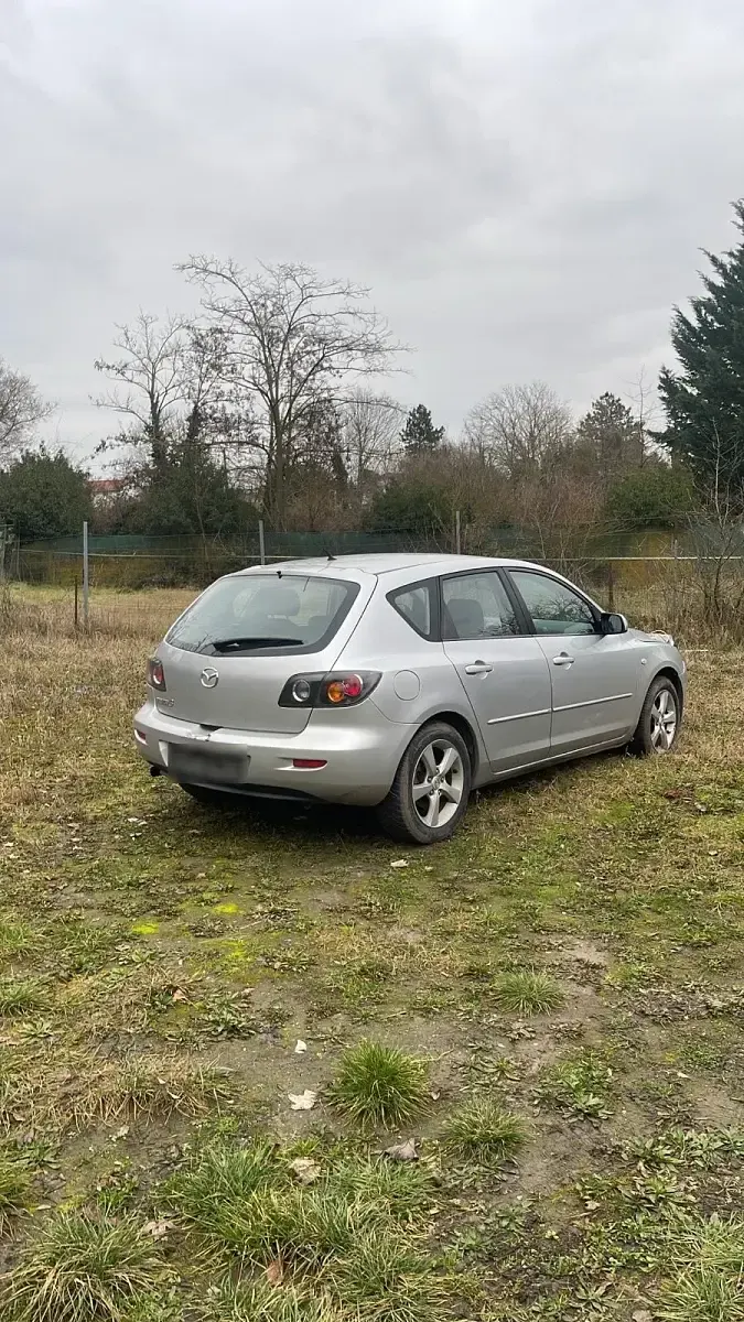 Usata Mazda 3 104 CV (76 kW) 2006 Argento Utilitaria