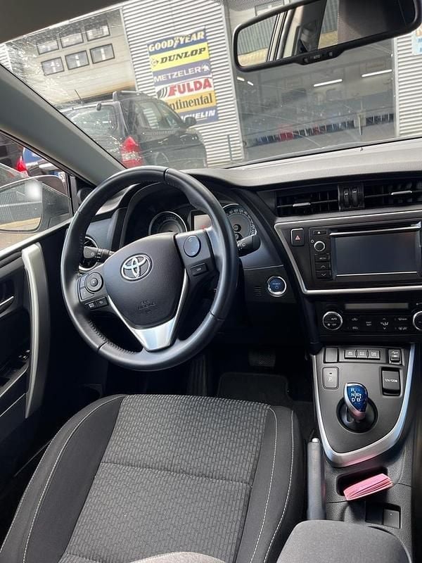 Gebraucht Toyota Auris Hybrid Comfort 130 PS (95 kW) 2014 Limousine