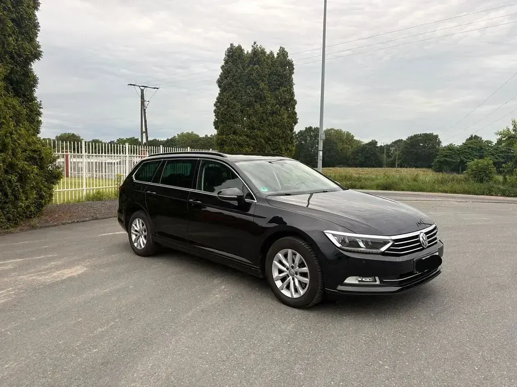 Gebraucht VW Passat Comfortline 150 PS (110 kW) 2018 Schwarz Kombi