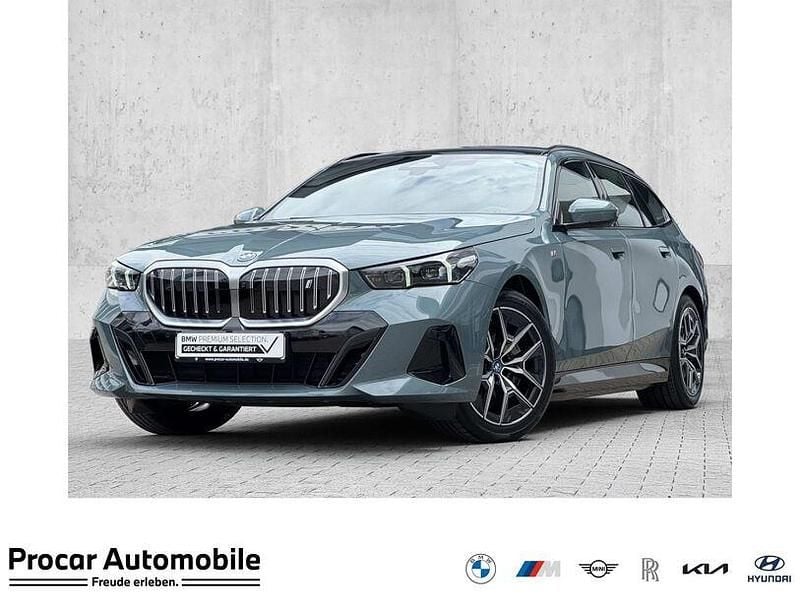Grün Gebraucht 2024 BMW i5 M Sport Limousine | 58.590 € (Fairer Preis) - Bild 1/4