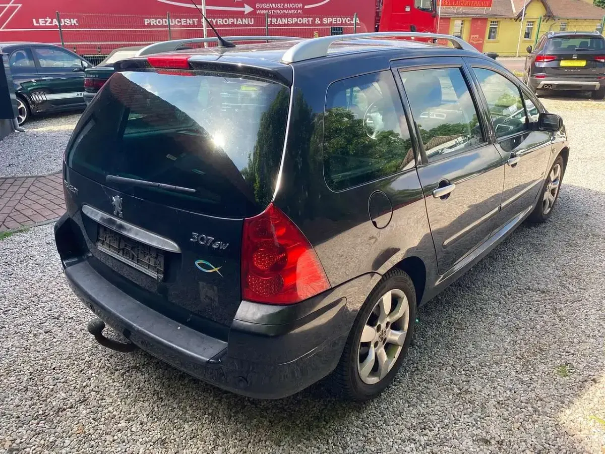 Gebraucht Peugeot 307 Premium 109 PS (80 kW) 2006 Farbe schwarz obsidien/metalli Kombi