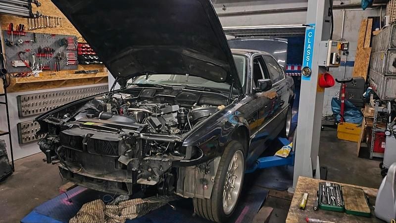 Second-hand BMW 735L 1999 Berlinǎ