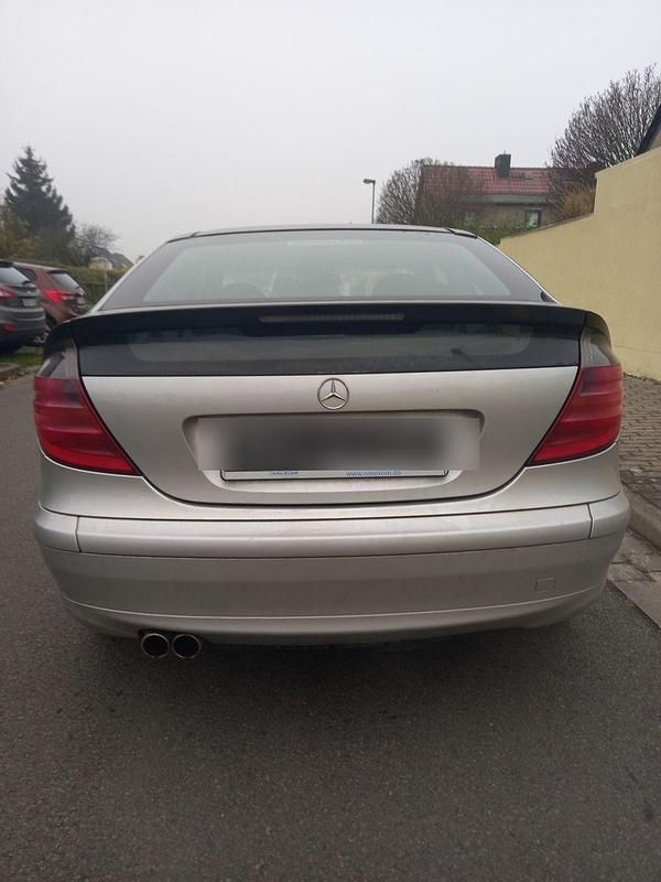 Gebraucht Mercedes C180 129 PS (94 kW) 2002 Silber Coupé