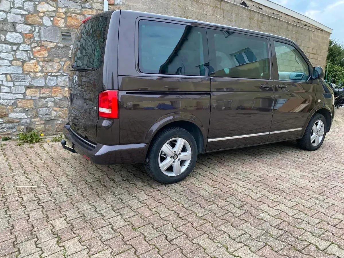 Używany VW T5 Highline 179 KM (131 kW) 2010 Brązowy Van