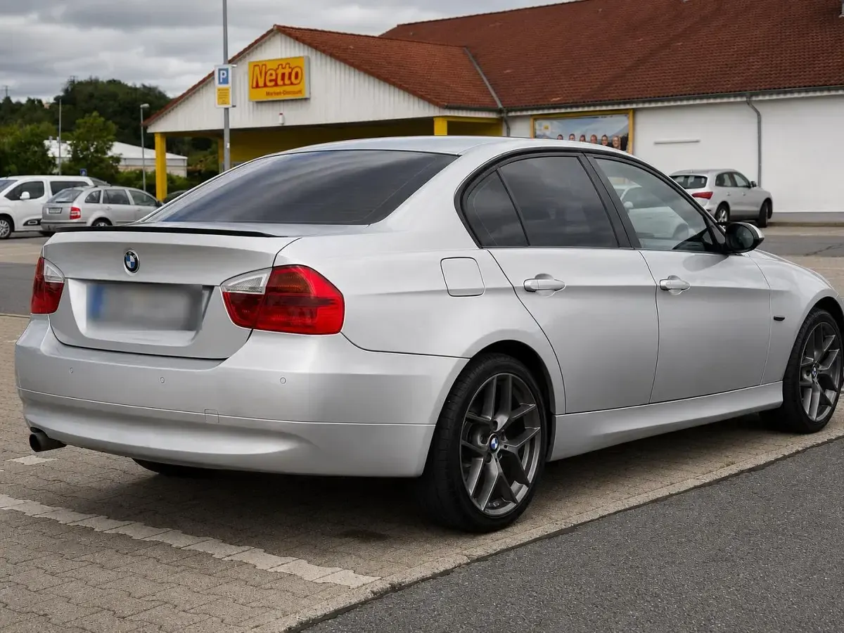 Gebraucht BMW 320 150 PS (110 kW) 2005 Silber Limousine