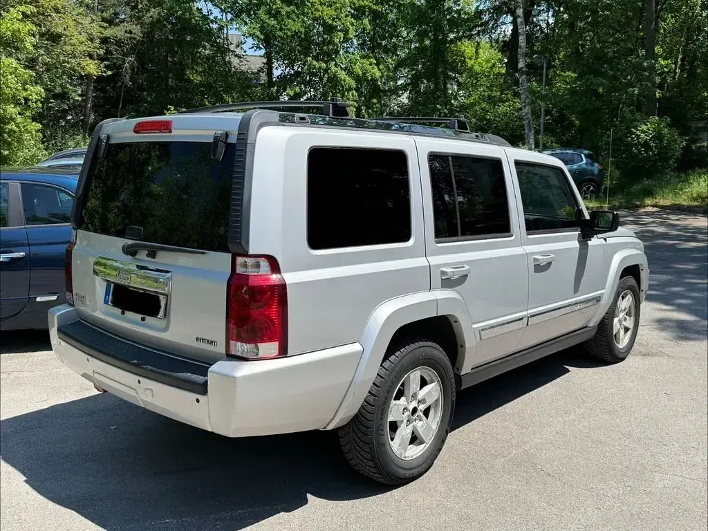Gebraucht Jeep Commander Limited 326 PS (239 kW) 2010 Silber SUV