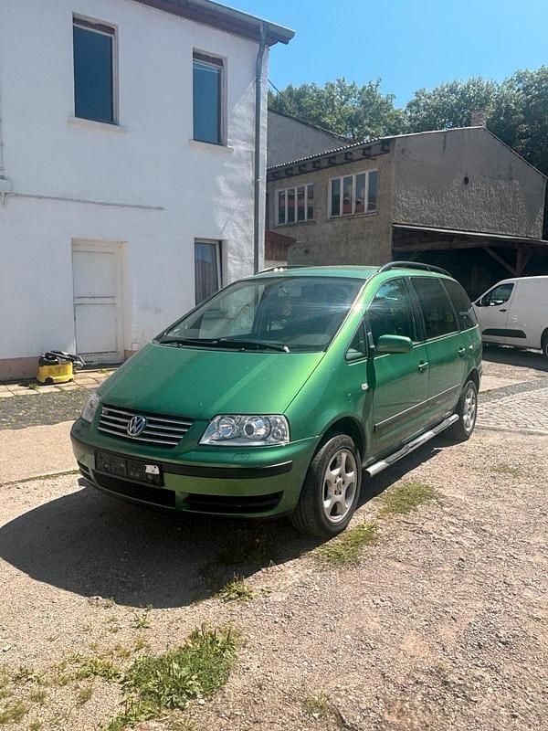 Grün Gebraucht 2003 VW Sharan Van / Kleinbus | 2.990 € (Fairer Preis) - Bild 1/4