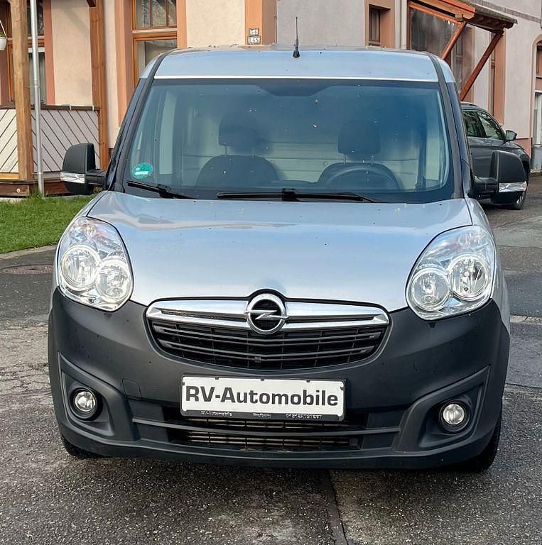 Second-hand Opel Combo 105 CP (77 kW) 2017 Argintiu Monovolum