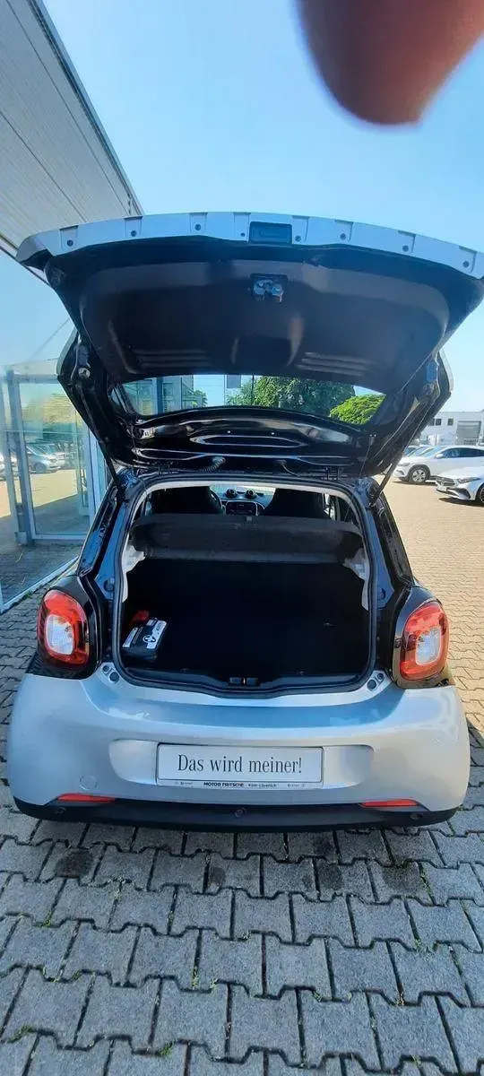 Gebraucht Smart ForFour Passion 90 PS (66 kW) 2017 Silber Kleinwagen
