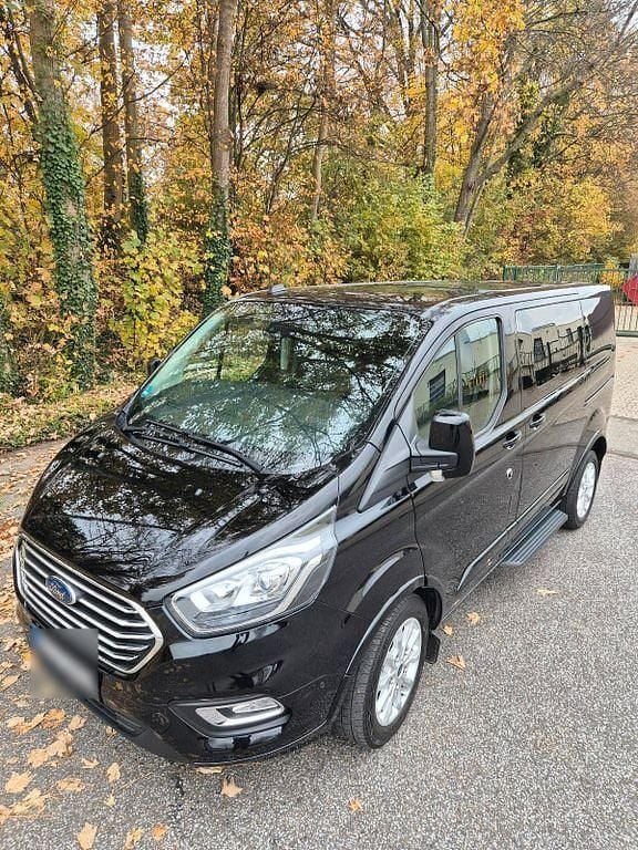 Gebraucht Ford Tourneo Titanium 131 PS (96 kW) 2020 Schwarz Van / Kleinbus