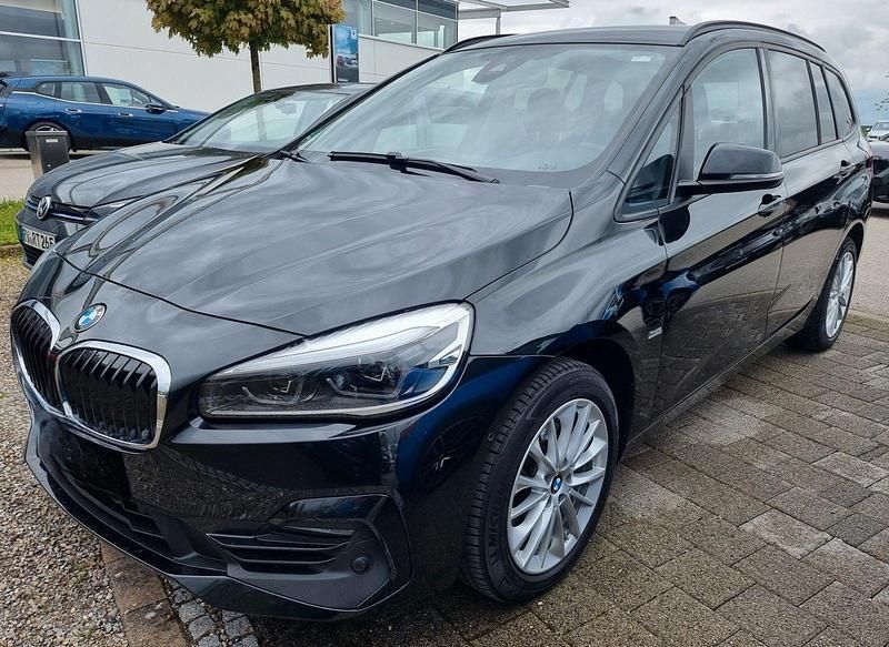 Schwarz Gebraucht 2018 BMW 218 Gran Tourer Sport Line Van / Kleinbus | 16.000 € (Fairer Preis) - Bild 1/4