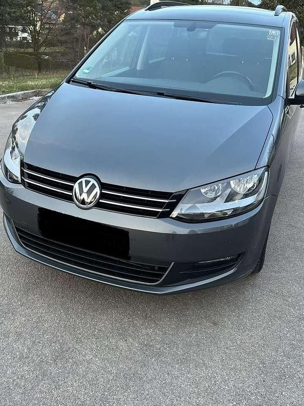 Gebraucht VW Sharan Comfortline 150 PS (110 kW) 2017 Grau Van / Kleinbus