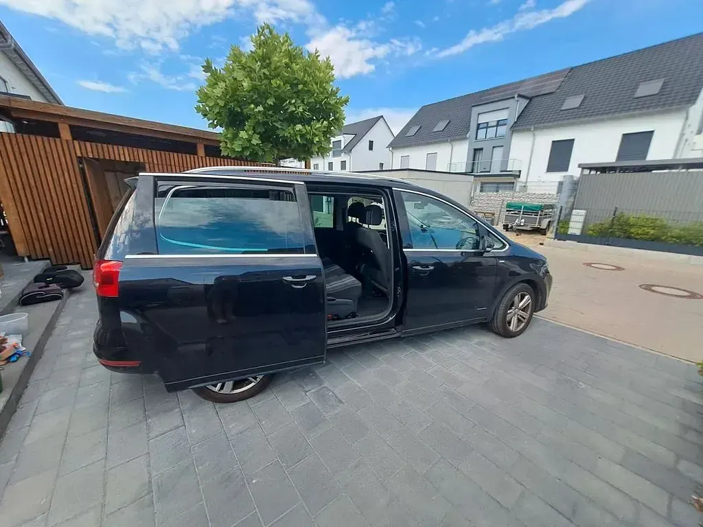 Gebraucht VW Sharan 170 PS (125 kW) 2012 Schwarz Van / Kleinbus