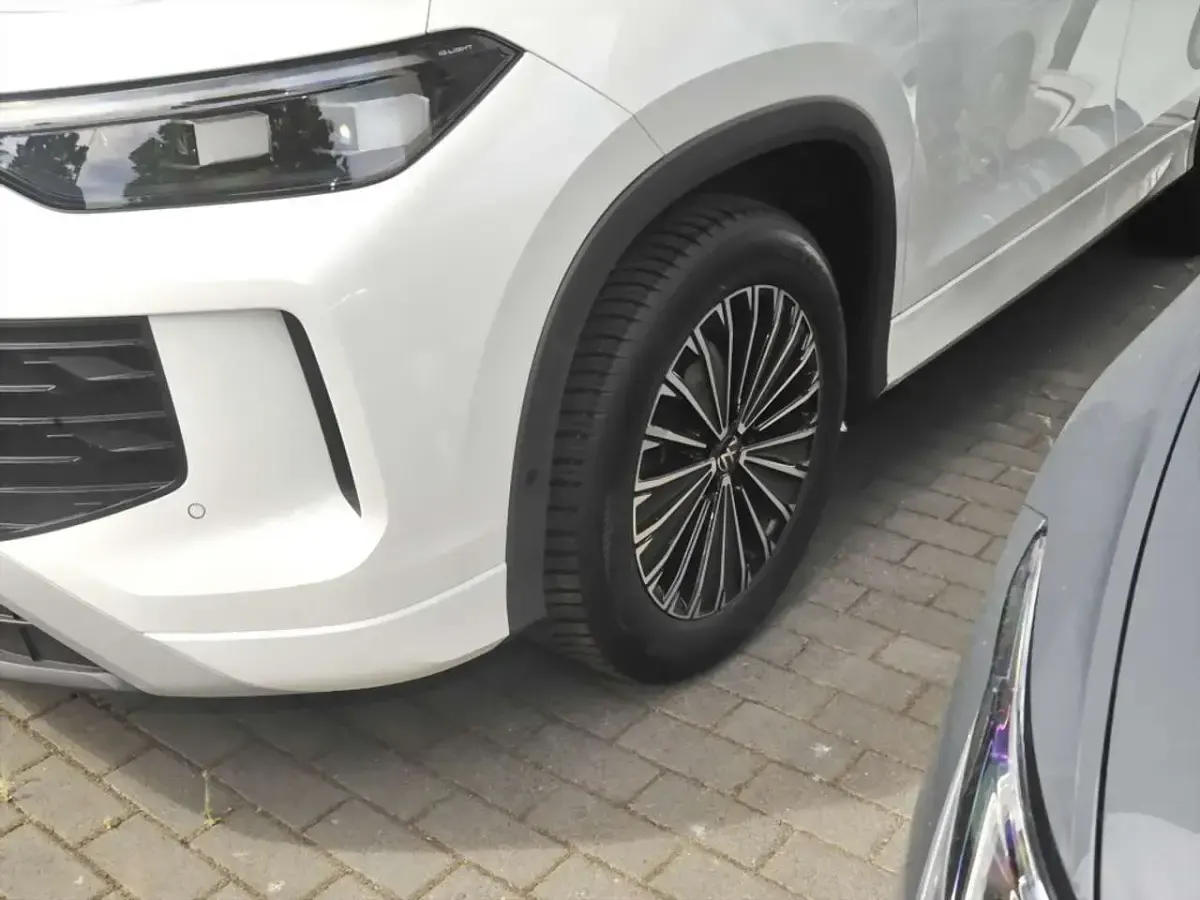 Gebraucht VW Tayron Life 193 PS (141 kW) 2026 Weiß SUV