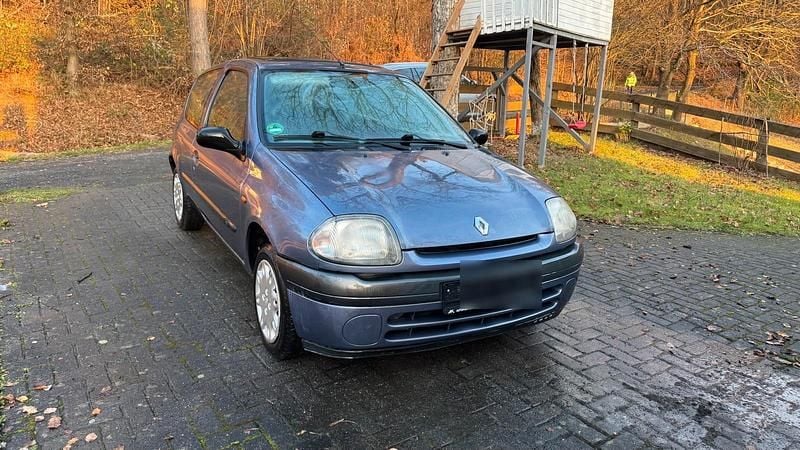 Gebraucht Renault Clio II 58 PS (42 kW) 1999 Blau Kleinwagen