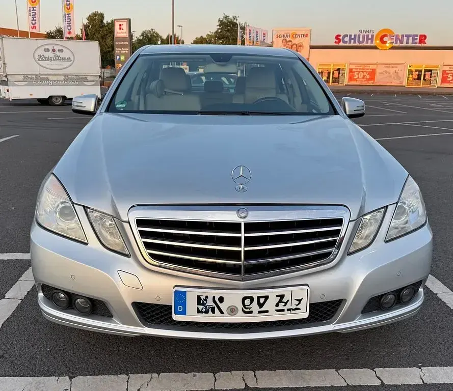 Gebraucht Mercedes E350 Elegance 292 PS (214 kW) 2011 Silber Limousine