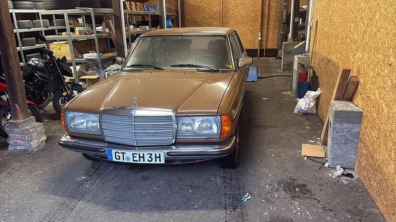 Gebraucht Mercedes E280 185 PS (136 kW) 1981 Braun Limousine