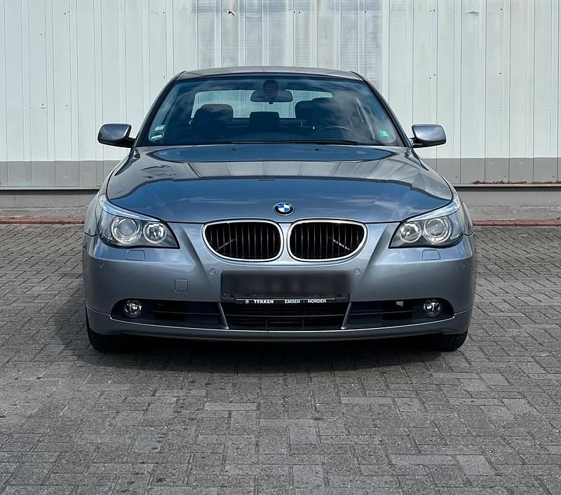 Grau Gebraucht 2005 BMW 530 Limousine | 6.900 € (Teuer) - Bild 1/4