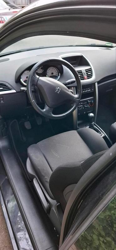 Gebraucht Peugeot 207 120 PS (88 kW) 2008 Schwarz Kleinwagen