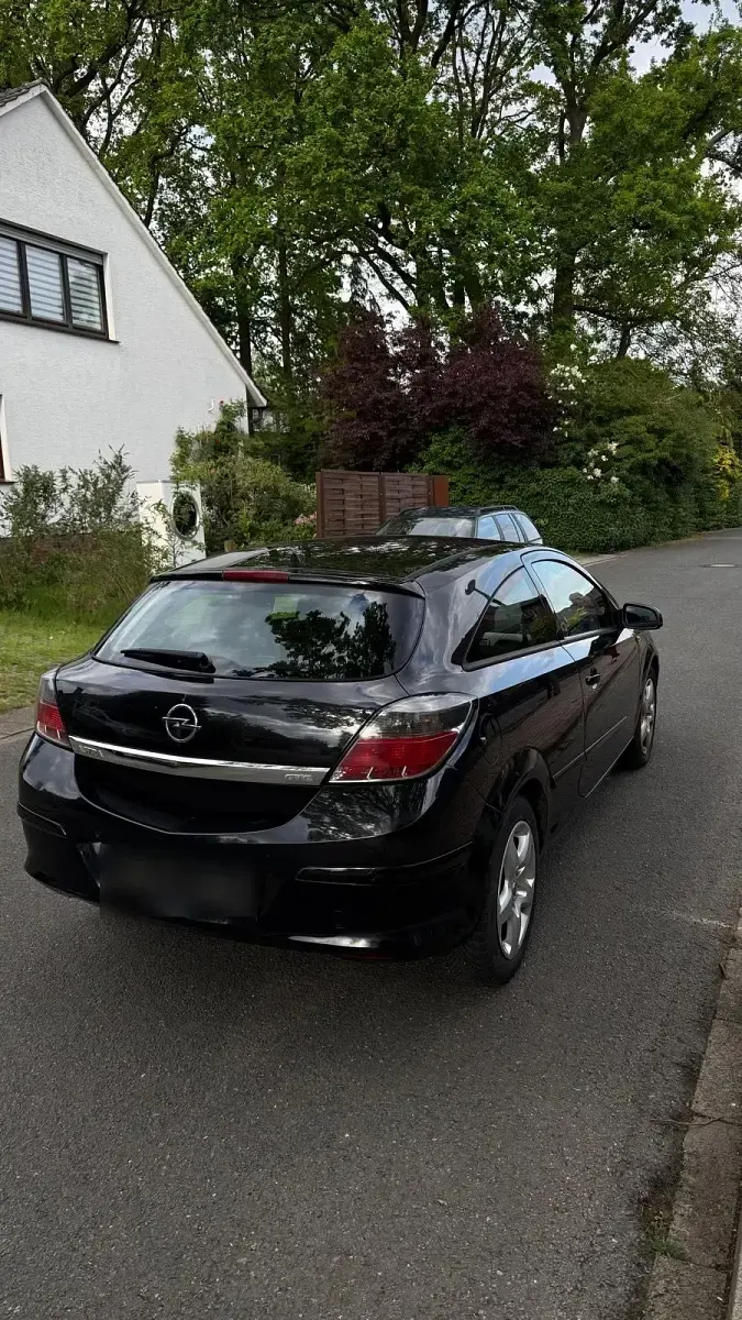 Gebraucht Opel Astra GTC 125 PS (91 kW) 2008 Schwarz Coupé