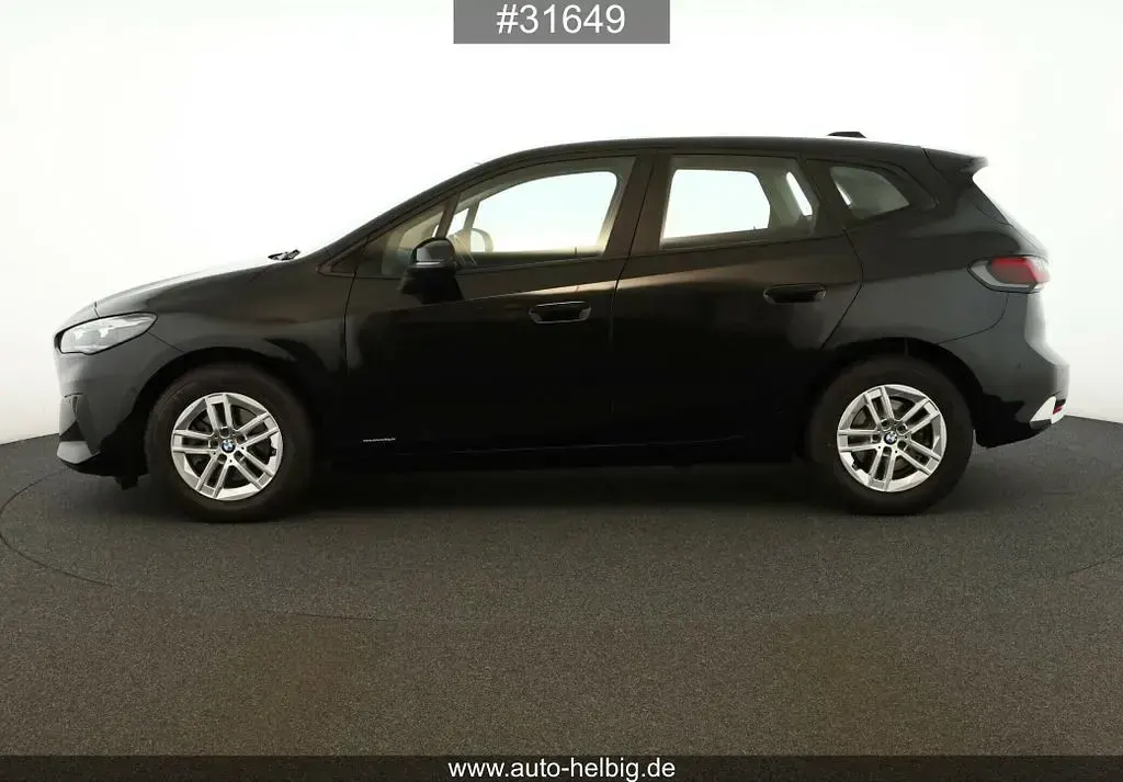 Gebraucht BMW 218 Active Tourer Luxury Line 150 PS (110 kW) 2023 Schwarz Van / Kleinbus