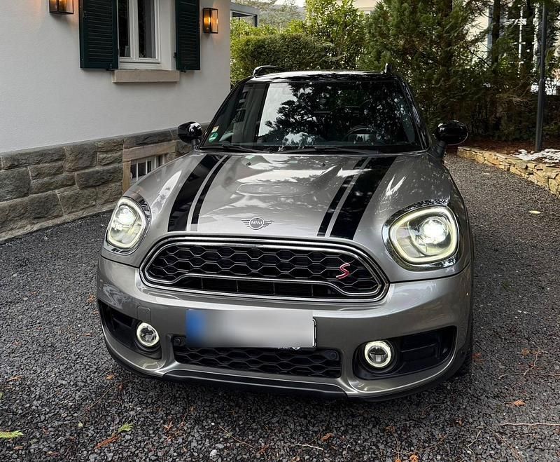 Second-hand Mini Cooper SD 190 CP (139 kW) 2019 Negru Hatchback