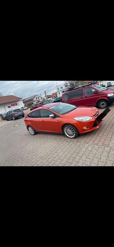 Orange Gebraucht 2011 Ford Focus Kleinwagen | 4.200 € (Fairer Preis) - Bild 1/4