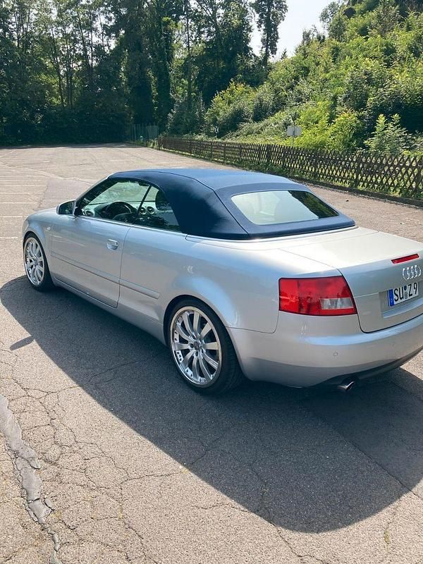 Silber Gebraucht 2002 Audi A4 Cabriolet Sport Cabrio | 14.500 € - Bild 1/3
