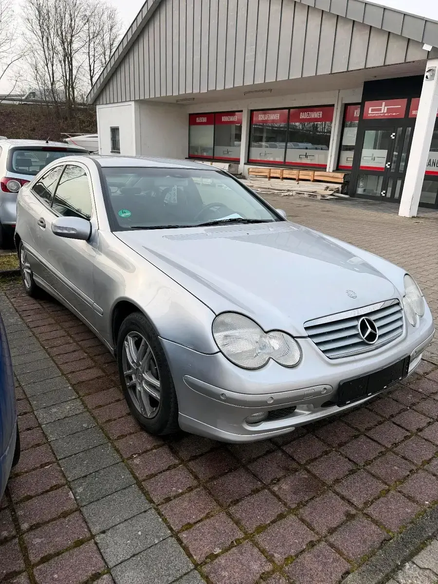 Gebraucht Mercedes C180 129 PS (94 kW) 2001 Grau Coupé