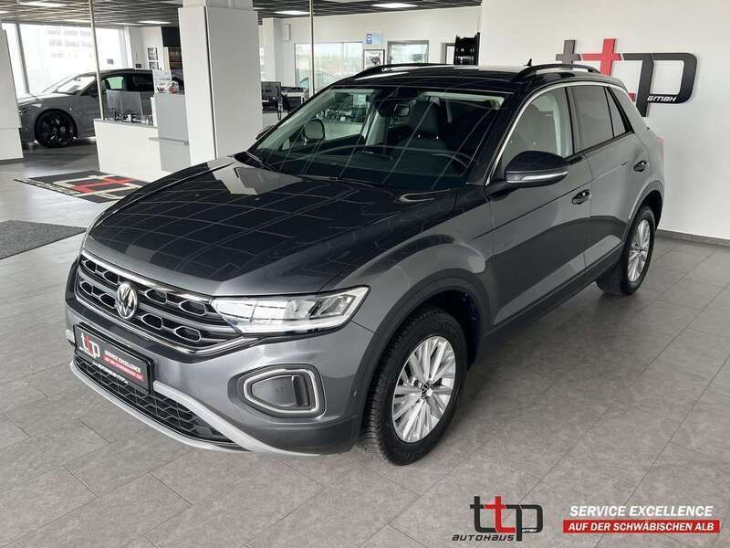 Indiumgrau metallic Gebraucht 2024 VW T-Roc Life SUV | 21.850 € (Superpreis) - Bild 1/4
