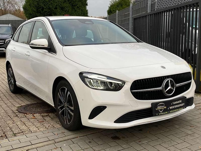 Gebraucht Mercedes B180 Progressive 116 PS (85 kW) 2023 Polarweiss  unilack Van / Kleinbus