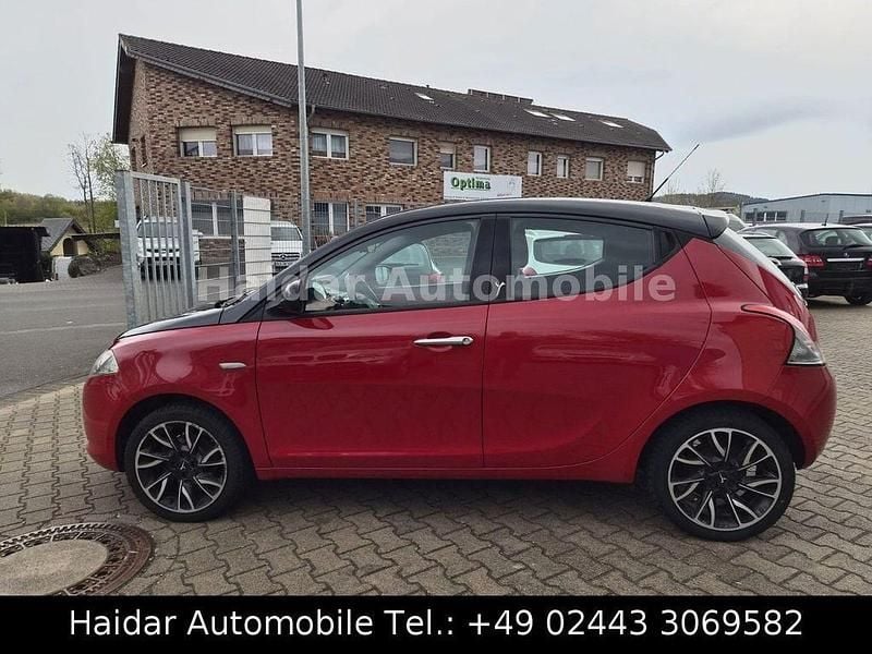 Gebraucht Lancia Ypsilon Silver 69 PS (50 kW) 2011 Rot Kleinwagen