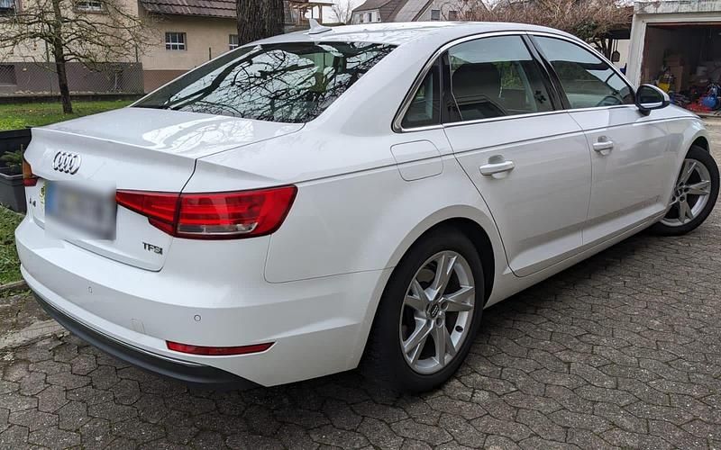 Gebraucht Audi A4 150 PS (110 kW) 2016 Weiß Limousine