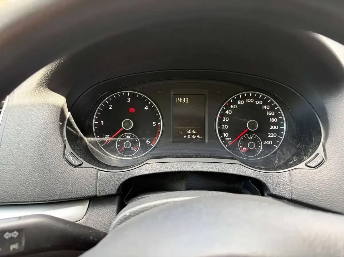 Gebraucht VW Sharan Trendline 140 PS (102 kW) 2012 Grau Van / Kleinbus
