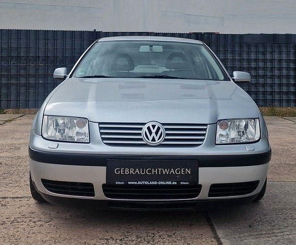 Silber Gebraucht 2001 VW Bora Edition Limousine | 1.499 € (Superpreis) - Bild 1/4