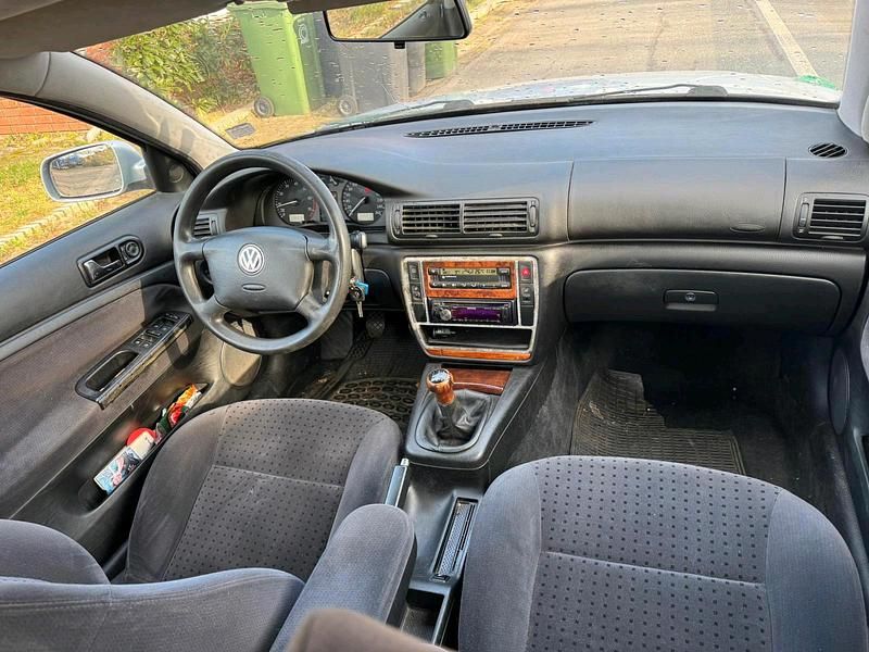 Gebraucht VW Passat 125 PS (91 kW) 1997 Silber Limousine