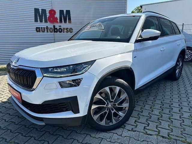 Moonweiss metallic Gebraucht 2022 Skoda Kodiaq Clever SUV | 29.900 € (Guter Preis) - Bild 1/4