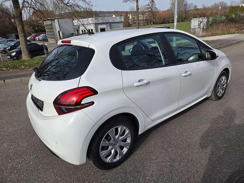 Second-hand Peugeot 208 Active 68 CP (50 kW) 2019 Alb Hatchback